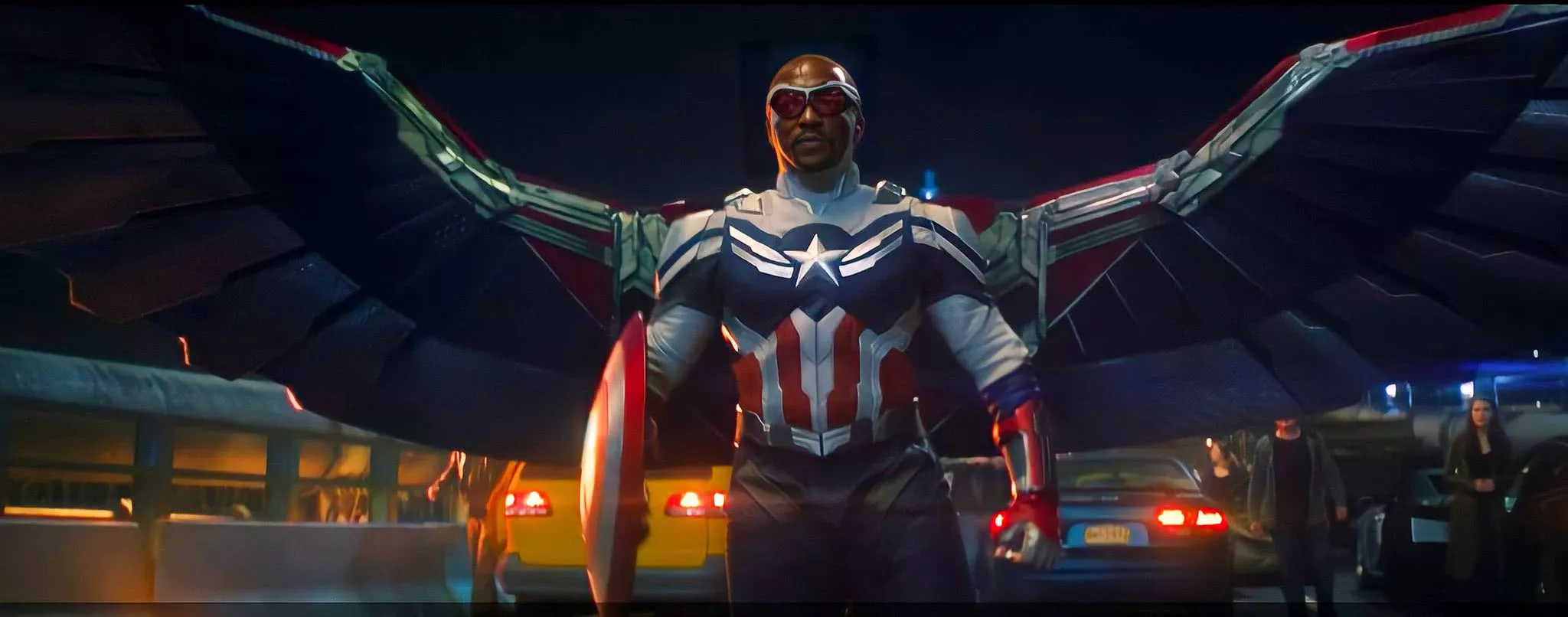 Capitão América: Anthony Mackie Assumes Manto em Novo Trailer
