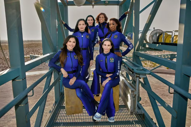 Katy Perry no espaço: Blue Origin completa voo com 6 mulheres a bordo