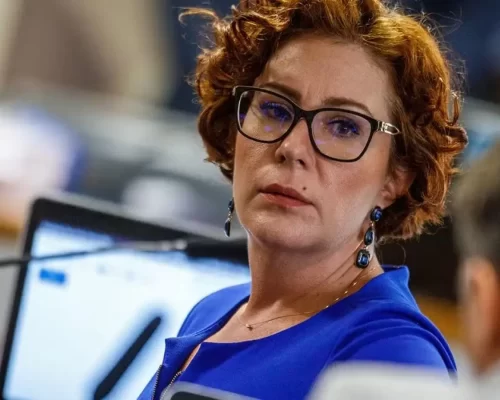 Moraes vota por dez anos de prisão a Zambelli por invasão ao CNJ